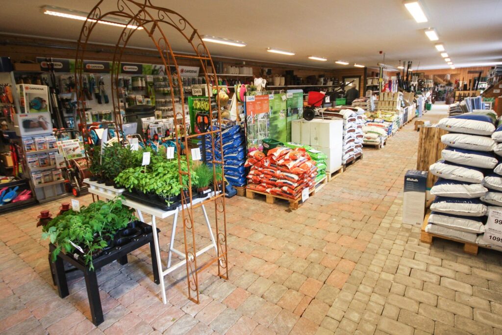 background_store_interior_1500px