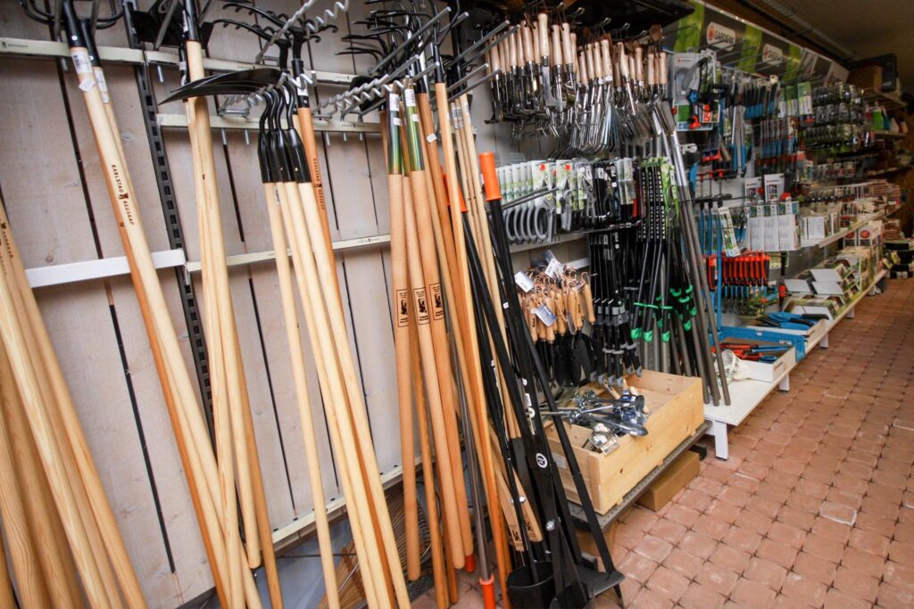 background_store_tools_1500px